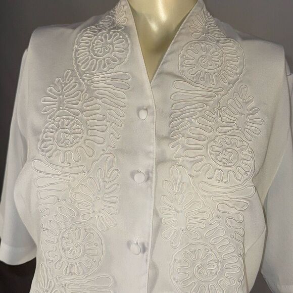 Vintage White Embroidered Beaded Chiffon Short Sleeve Button Down Blouse Size 10 - Picture 2 of 10